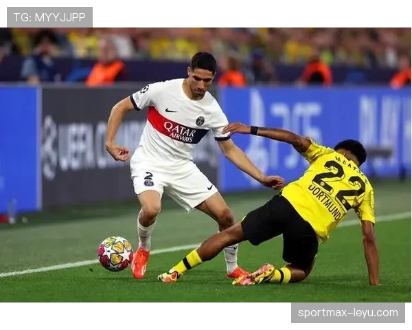 阿什拉夫重返德甲，多特蒙德租借表现引关注